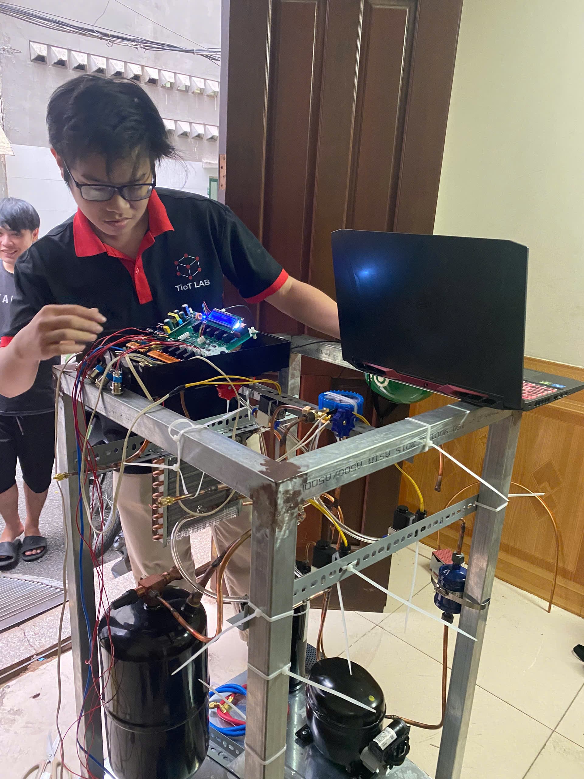 Bộ Điều Khiển Hệ Thống Gas Ô Tô - ảnh 1